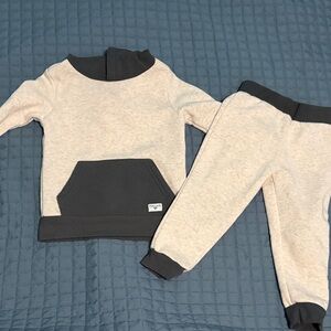 Tahari Cream & Black Two-Tone Kids Sweatshirt and Joggers Set